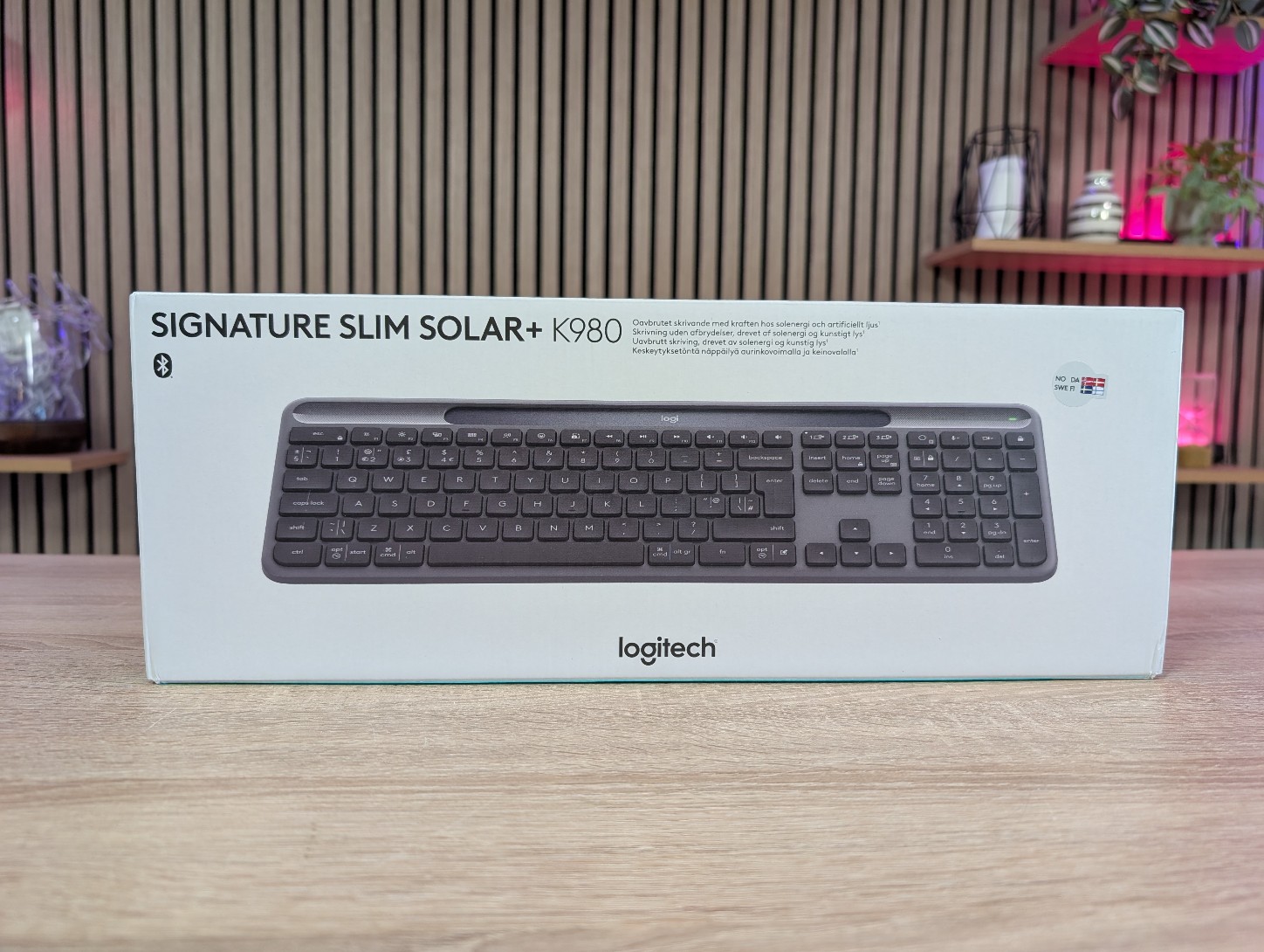 Logitech Signature Slim Solar+ K980